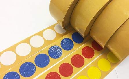Kolorowe etykiety samoprzylepne z taśm maksujących tkaninowych